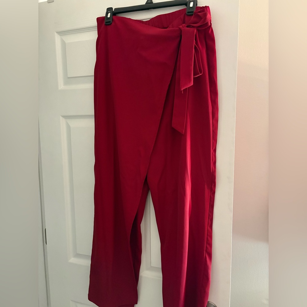 ( 4 pairs Bundle) Elegant Halara Women's Wrap Pants 
$25 each ) org. $50 each 💕